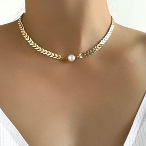 Elegant Gold & Pearl Necklace